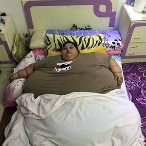 【世界最胖女子:埃及女子重1000斤 卧床25. 来