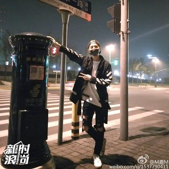 最长情的陪伴也比不过鹿晗和他的破洞裤