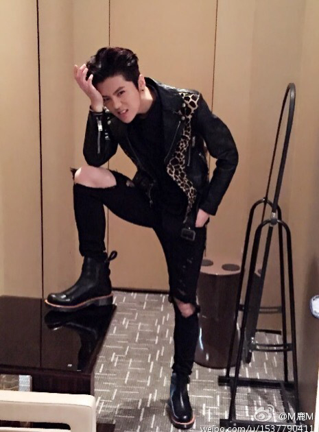 最长情的陪伴也比不过鹿晗和他的破洞裤