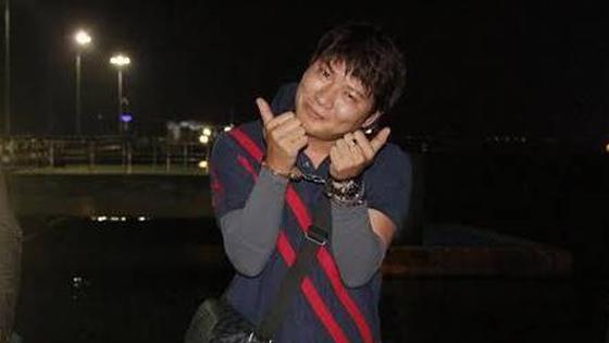 泰导游打伤中国游客后拍照卖萌