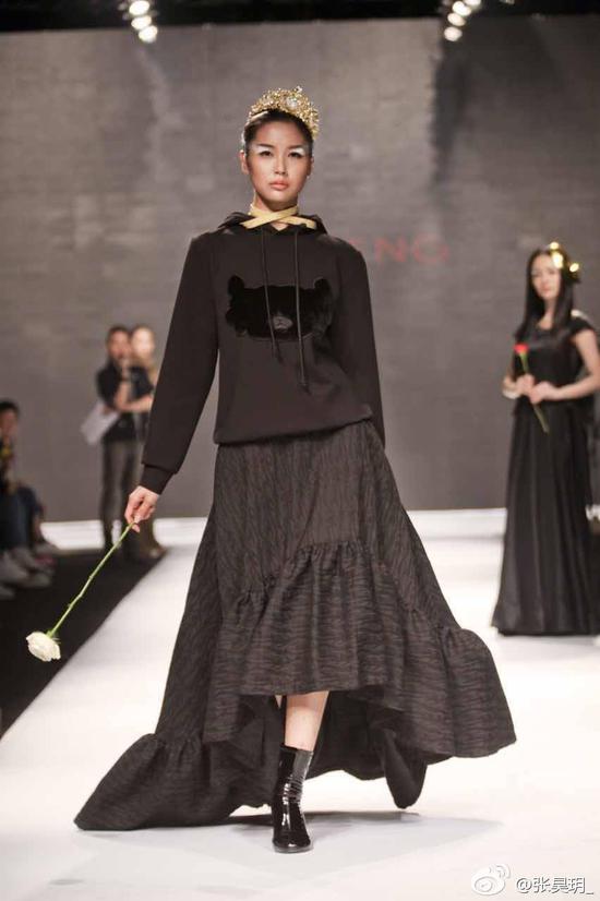 张昊月气场十足