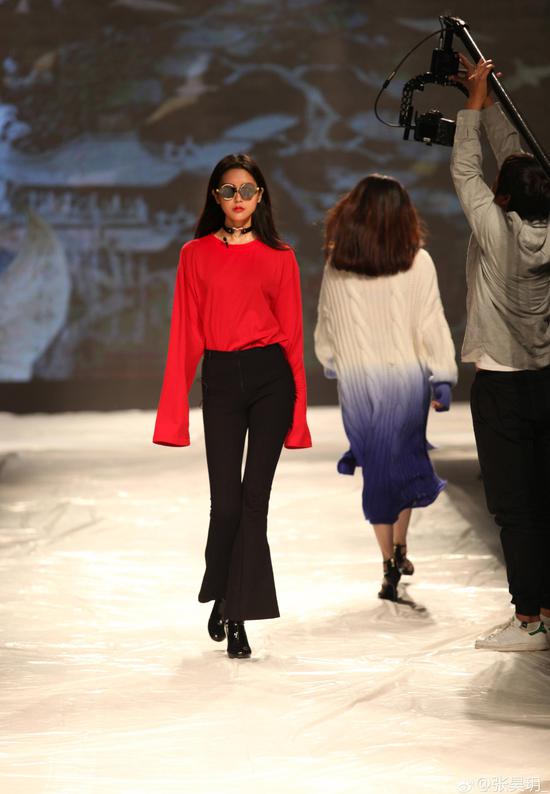 张昊月气场十足