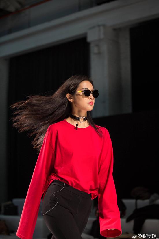 张昊月气场十足