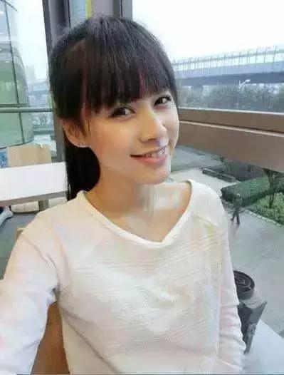 第七任: 邹杨
张予曦生于1991年12月30日出生于上海。中国内地女演员,模特。邹杨与王思聪有过两个月的恋情,期间被同舞蹈室的闺蜜张予曦插足致分手。