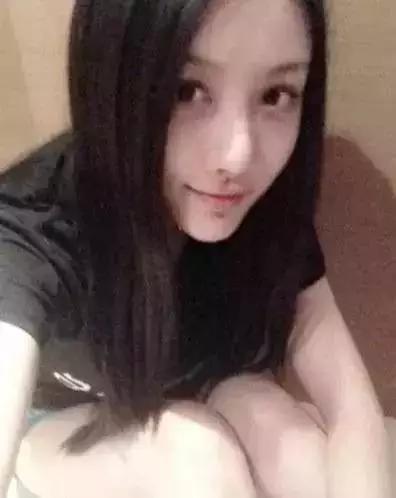 第五任:何雨檬
何雨檬1988年11月12日出生,重庆奉节人,目前就读于北京电影学院表演系,曾出演过影片《十月围城》。2010年第63届戛纳电影节主竞赛单元影片《日照重庆》中担任女配角。