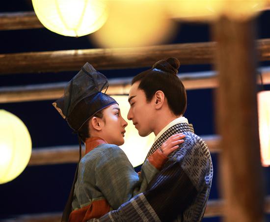 杨幂赵又廷拥吻