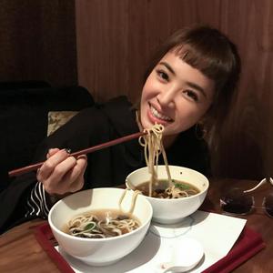 【食量大增?蔡依林晒照吃两大碗牛肉面 秒. 来