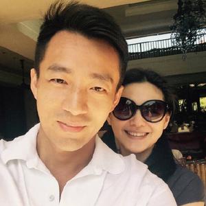 【汪小菲微博透露大S生病:咱四个一个不能. 来