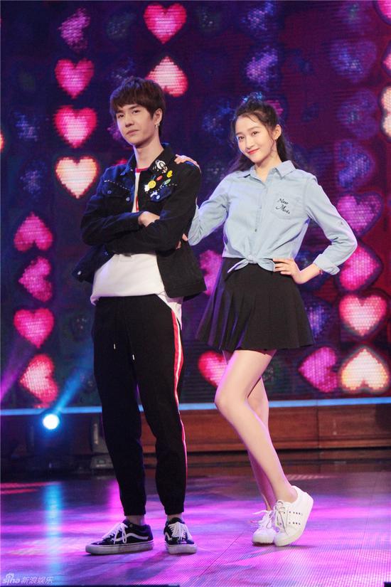 逆天长腿 关晓彤近期长腿合集