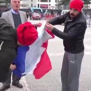 土耳其人怒怼荷兰却误烧法国国旗 不是头回犯