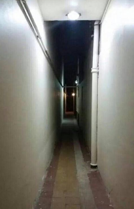 穿过这个走廊去你想去的地方 会怕吗