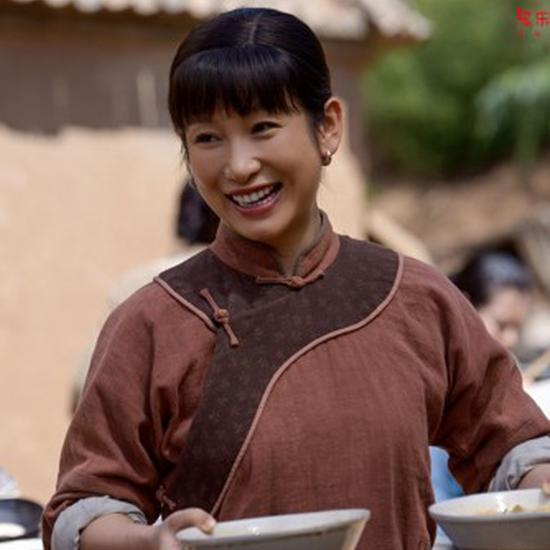 【张嘉译秦海璐被赶到农村 不当演员当农. 来