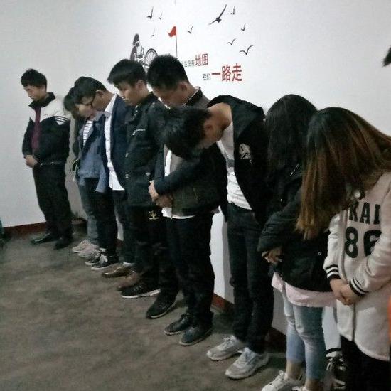 【女大学生沉迷传销 记笔记自励:一等女人做. 来