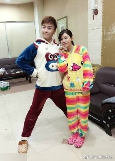 9805c099gy1ffbi68s2w2j20aw0fa0tp