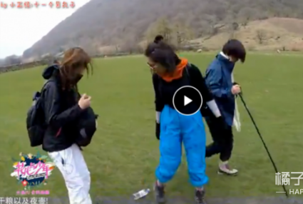 但许晴几乎没理郑爽,郑爽的水掉在她的脚边