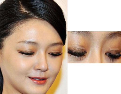 大s的双眼皮贴反光太明显。