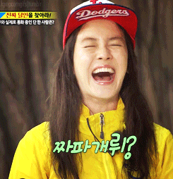 第九名是人气女演员宋智孝,她凭着在综艺节目《Running Man》中的真实表现圈粉无数。