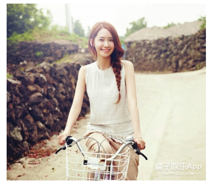 第三名是少女时代的成员林允儿。