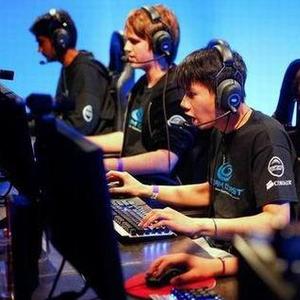 职业摄影师收入_职业玩家月收入