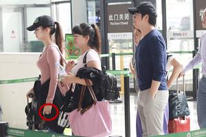 郎朗和娇妻同框现身 吉娜手戴巨型钻戒抢镜