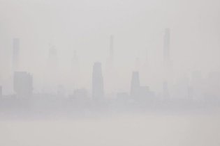 美国纽约浓雾锁城