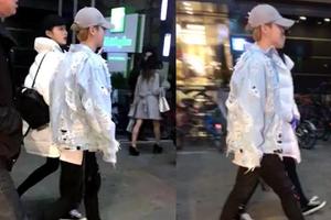 鹿晗关晓彤同游日本 两人并肩同行亲密恩爱