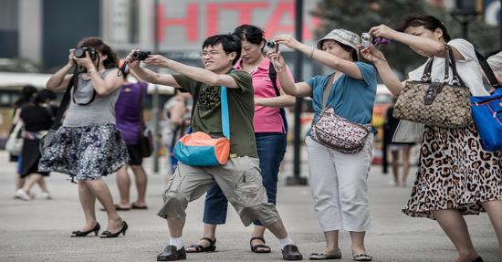 香港旅游人均消费收入_你还去吗？香港迪士尼连亏三年：运营能力差强人意(2)