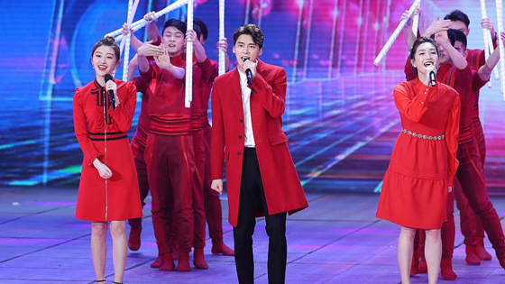 春晚李易峰景甜江疏影演唱