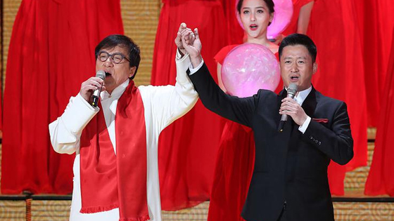成龙吴京演唱《中国》