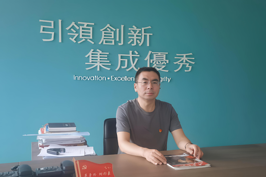 辽宁恒星精细化工有限公司党支部书记赫荣君