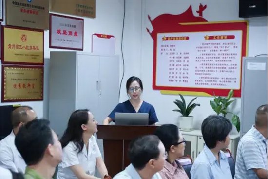 段海真教授汇报蛇伤科普博物馆建设