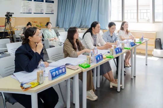 学生评委参与评审