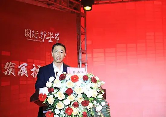 副院长张体江宣读表彰文件