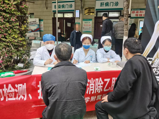 为患者提供诊疗咨询服务