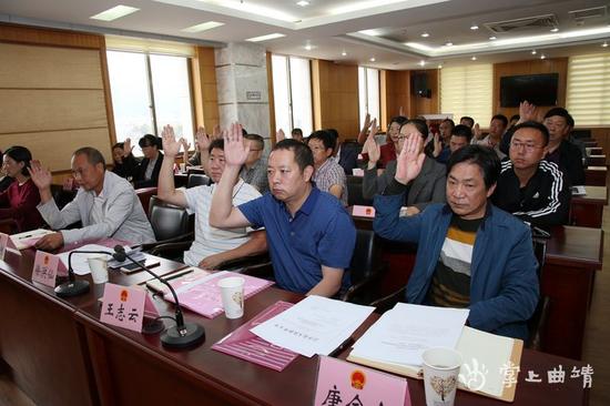 会泽县十七届人大常委会召开第五次会议_云南