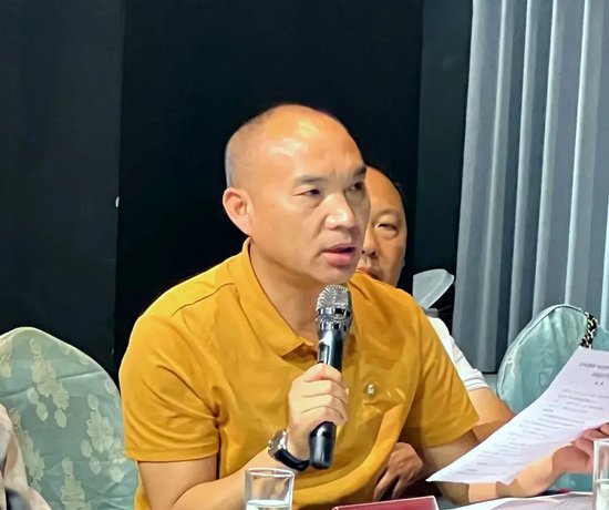 省酸汤产业协会理事单位、贵州苗之最西江传说餐饮管理有限公司董事长杨景勇