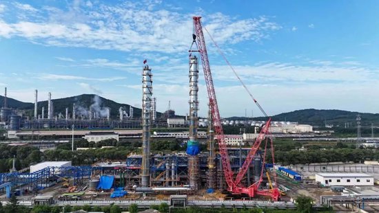 C8抽提分离苯乙烯装置施工现场