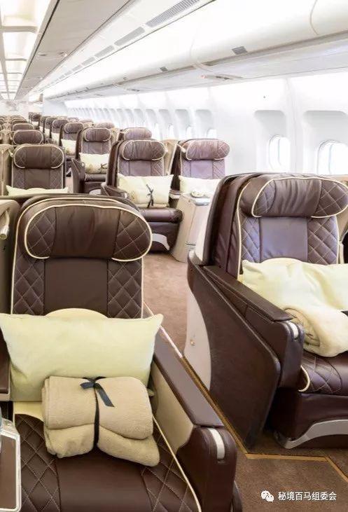 2018世界马拉松挑战赛鸣枪 金飞豹为云南代言