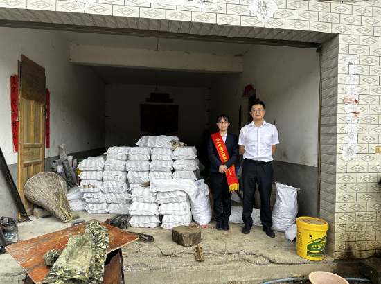 工行毕节赫章支行到天麻基地开展调研
