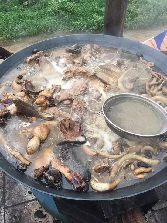 品花腰傣汤锅美食