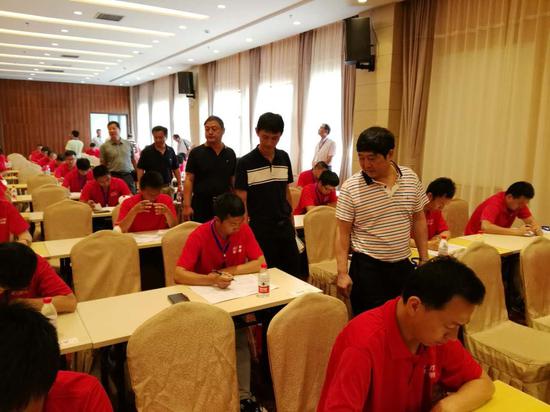 云南省测绘地理信息局邹亚光副局长