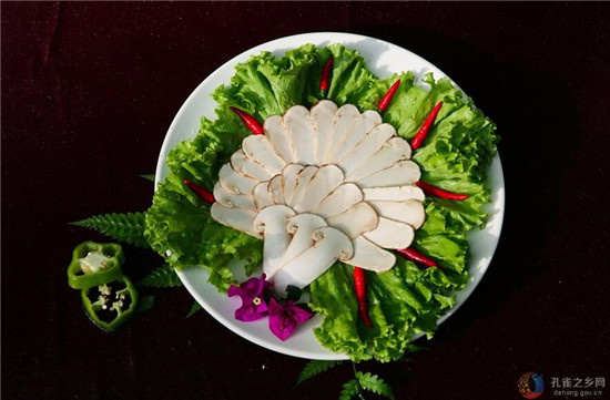 云南食用野生菌两月56人中毒2人死亡 吃前一定