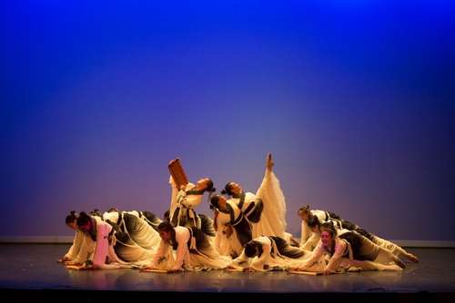 原创舞蹈诗《岐黄志》亮相世界舞台 绽放中医