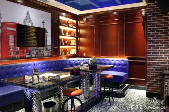 在蜂巢K+ 乐享全景落地窗KTV包房_云南微生活