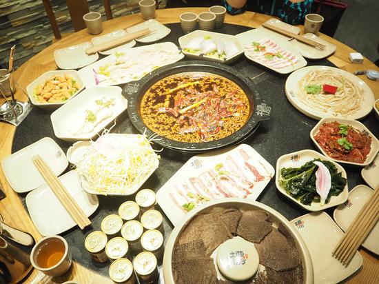 重庆火锅千千万 独爱昆明槽房鲜货这一家