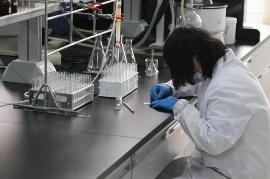 云南民族大学助推云南滇红花产业发展_云南微