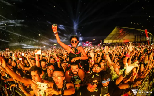 国外有哪些音乐节 跟随百威风暴电音节明年一起去澳洲吧_云南微生活_新浪网