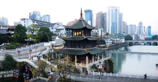 贵阳市地标建筑:甲秀楼