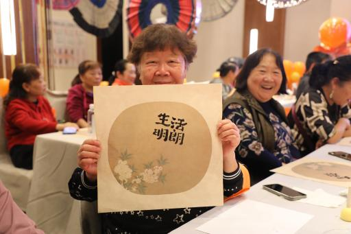 客户现场创作的书法作品