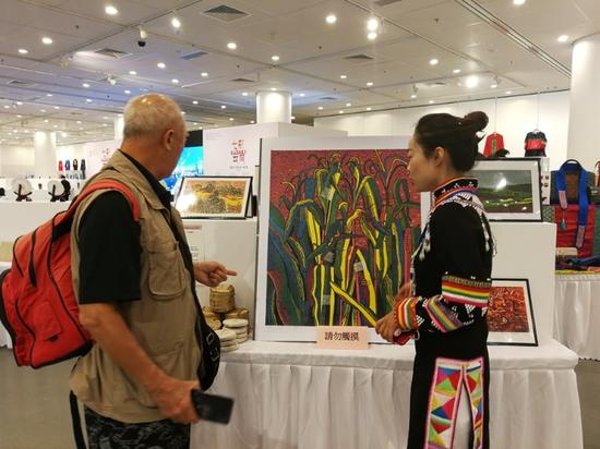 【七彩云南民族文化展】微风画廊携版画艺术品